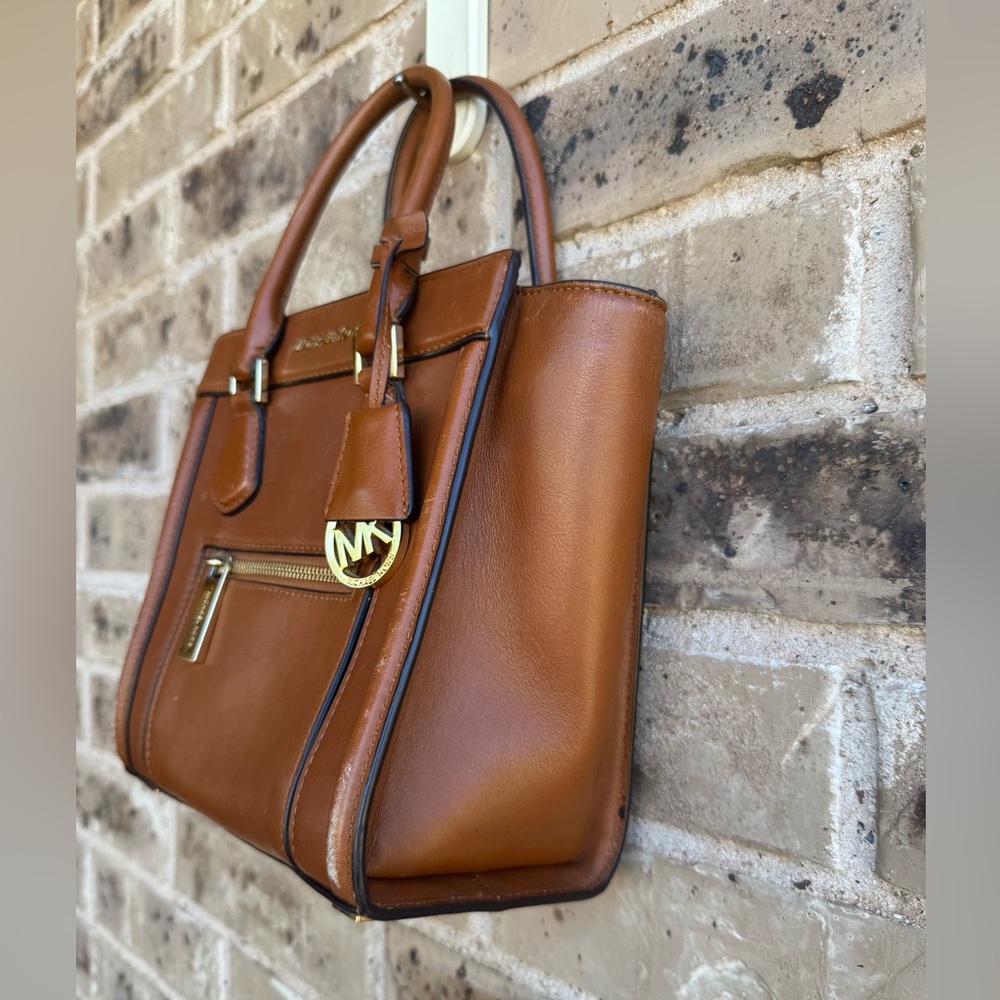 Michael Kors Collette Women’s  Brown Leather Tote Handbag - Picture 3 of 8